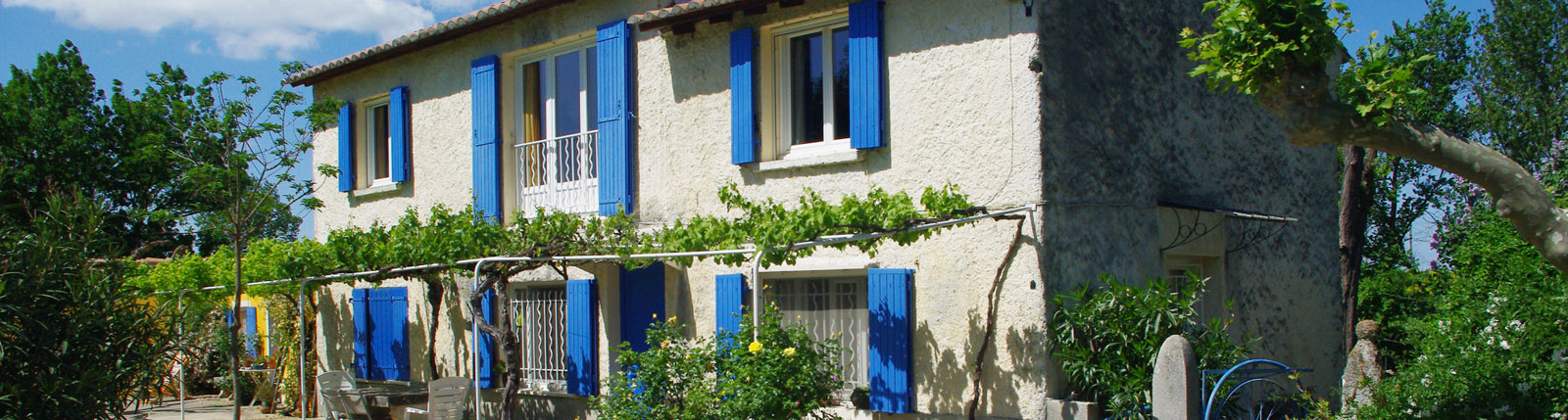 gite calme arles piscine